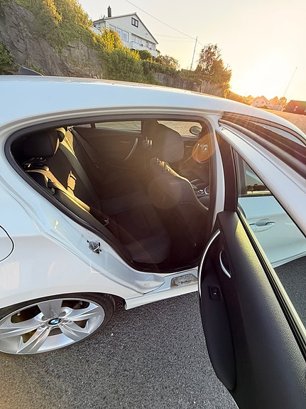 BMW 118d 14 of 22