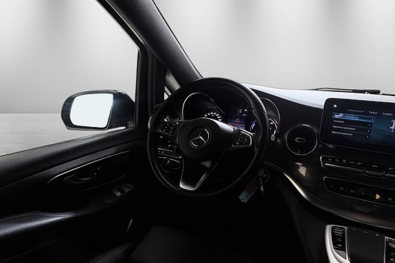 Mercedes-Benz EQV300 13 of 30
