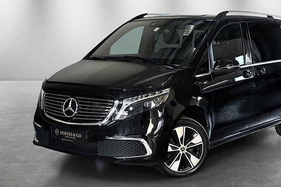Mercedes-Benz EQV300 3 of 30