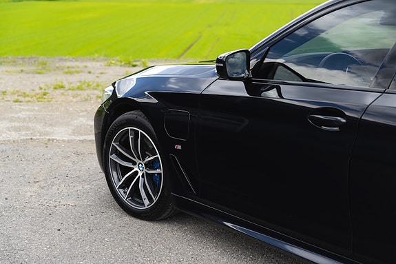 BMW 530e 13 of 30