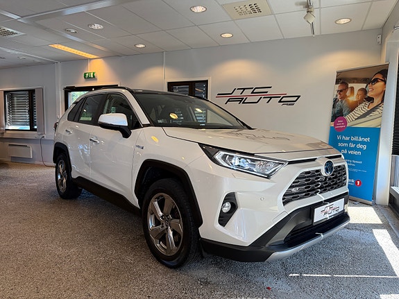Toyota RAV4 2 of 5