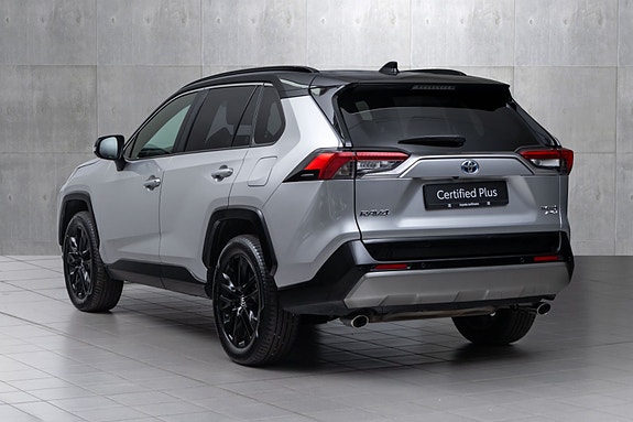 Toyota RAV4 9 of 20