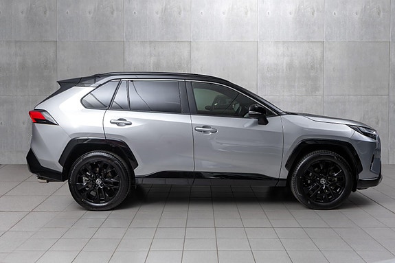 Toyota RAV4 7 of 20