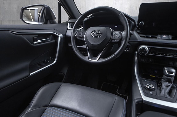 Toyota RAV4 16 of 20