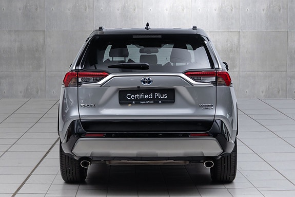 Toyota RAV4 8 of 20