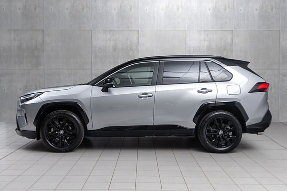Toyota RAV4 3 of 20