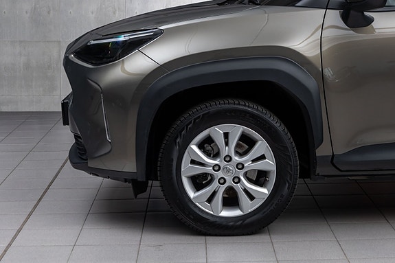 Toyota Yaris Cross 2 of 19