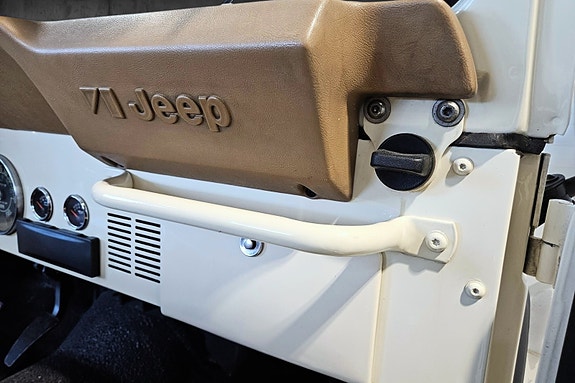 Jeep CJ-7 17 of 30