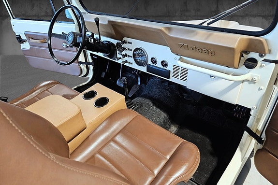 Jeep CJ-7 13 of 30