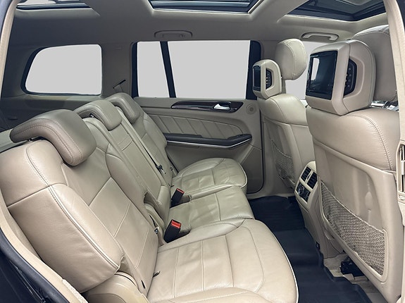 Mercedes-Benz GL350 19 of 29