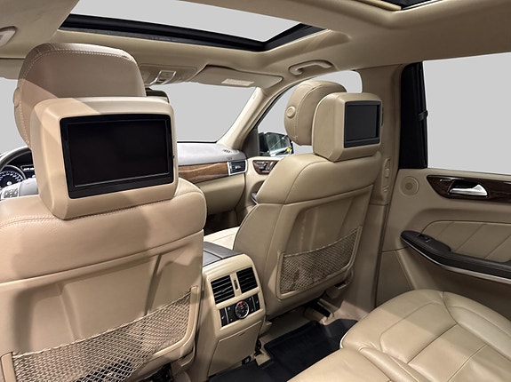 Mercedes-Benz GL350 17 of 29