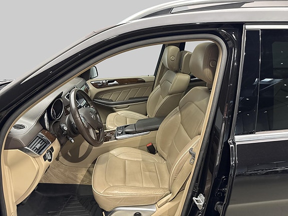 Mercedes-Benz GL350 8 of 29