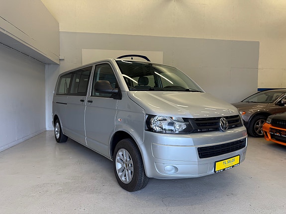 Volkswagen Caravelle 2 of 5