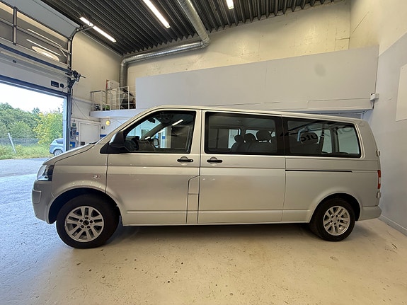 Volkswagen Caravelle 5 of 5