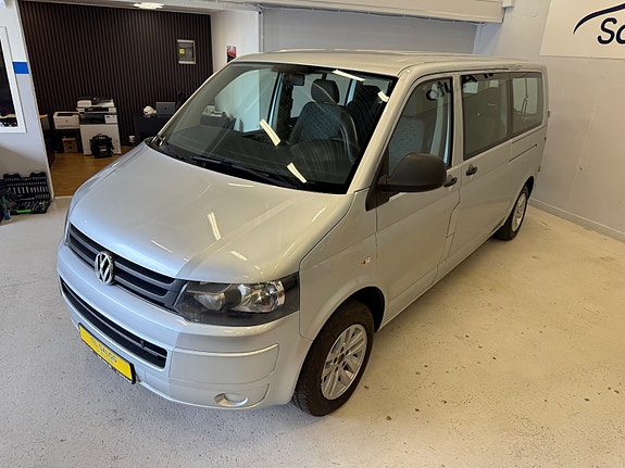 Volkswagen Caravelle 3 of 5