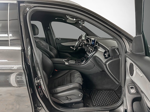Mercedes-Benz GLC300 de 21 of 30