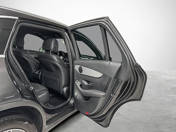 Mercedes-Benz GLC300 de 23 of 30