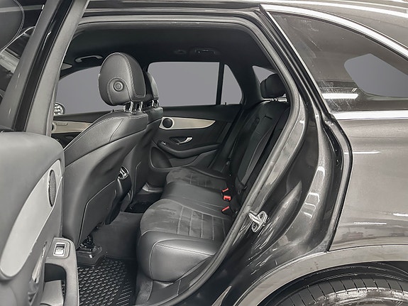 Mercedes-Benz GLC300 de 25 of 30