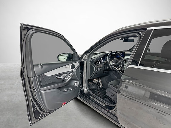 Mercedes-Benz GLC300 de 9 of 30