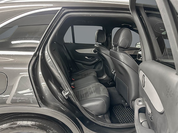 Mercedes-Benz GLC300 de 24 of 30
