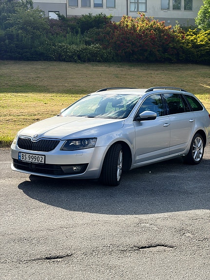 Skoda Octavia 3 of 5