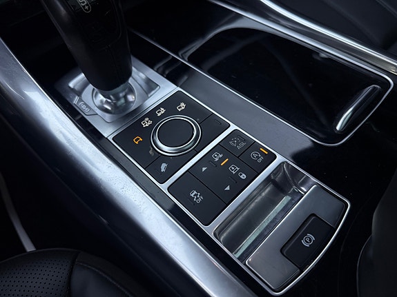 Land Rover Range Rover Sport 26 of 30