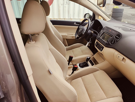 Volkswagen Golf Plus 21 of 30