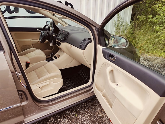 Volkswagen Golf Plus 13 of 30