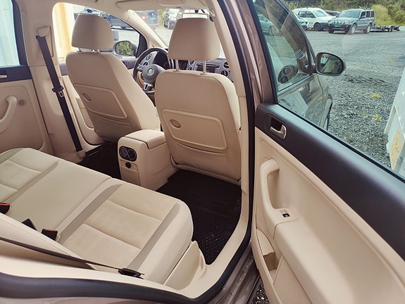 Volkswagen Golf Plus 27 of 30