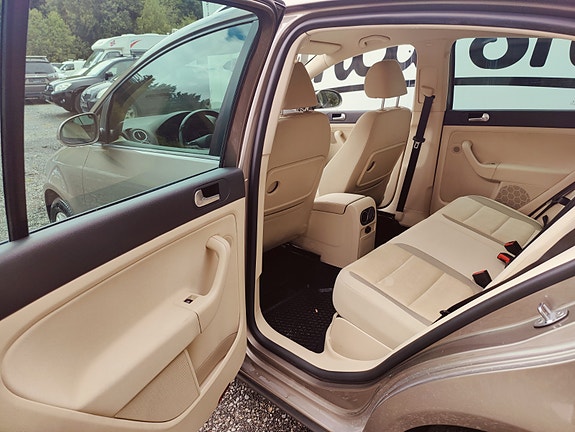 Volkswagen Golf Plus 26 of 30