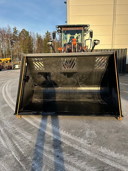 Hitachi Lettmateriellskuffer 2750mm BM feste 2 of 3
