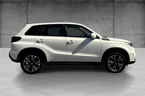 Suzuki Vitara 5 of 26