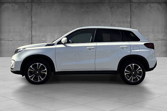 Suzuki Vitara 4 of 26