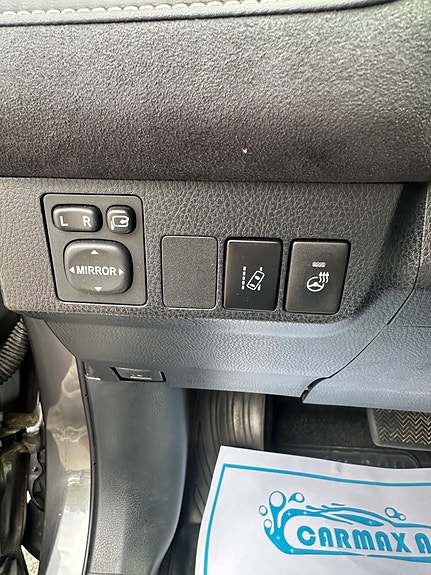 Toyota RAV4 11 of 24