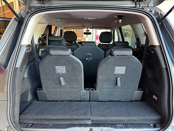 Citroen Grand C4 Picasso 29 of 30