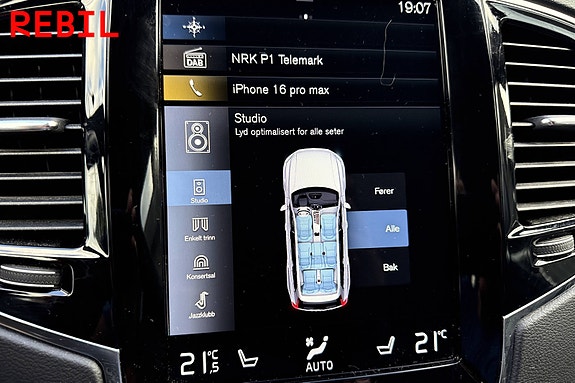 Volvo XC90 17 of 21