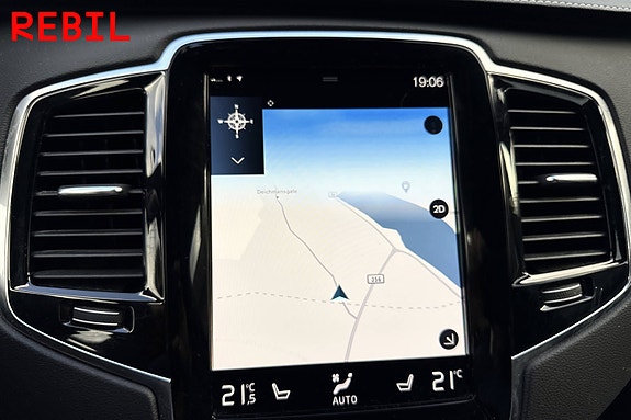 Volvo XC90 15 of 21