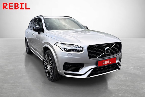 Volvo XC90 3 of 21