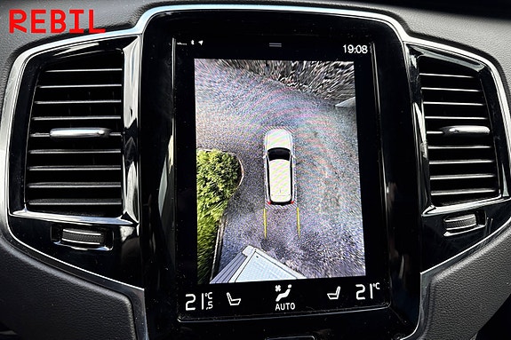 Volvo XC90 18 of 21