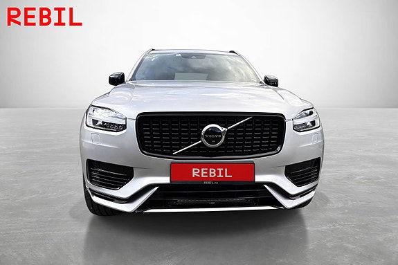 Volvo XC90 2 of 21