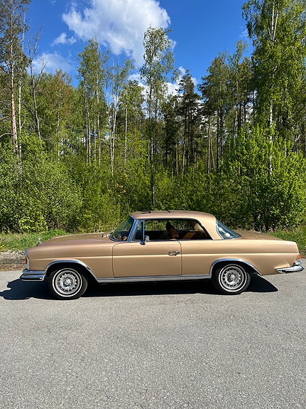 Mercedes-Benz 280 SE 4 of 5