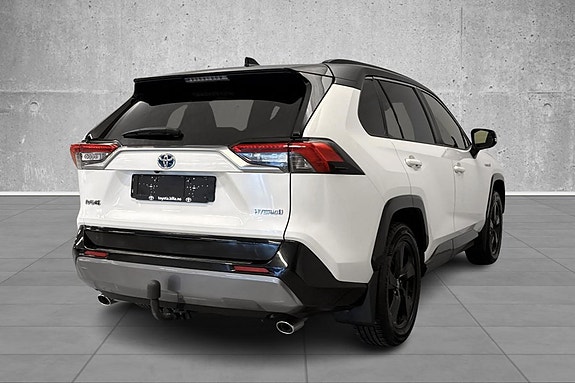 Toyota RAV4 5 of 5