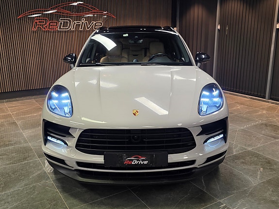 Porsche Macan 2 of 30