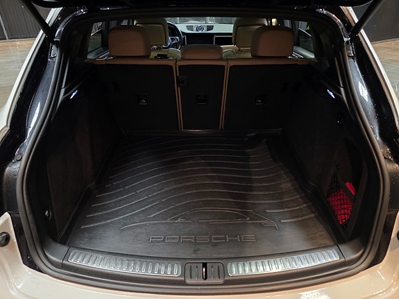 Porsche Macan 13 of 30
