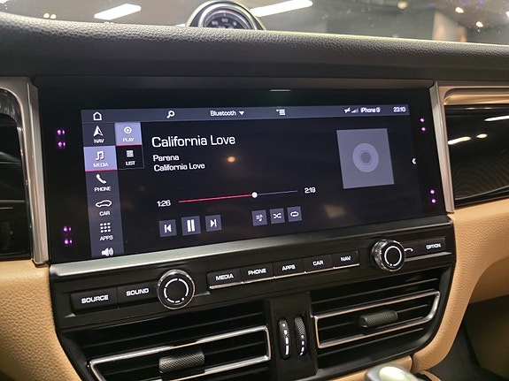 Porsche Macan 26 of 30