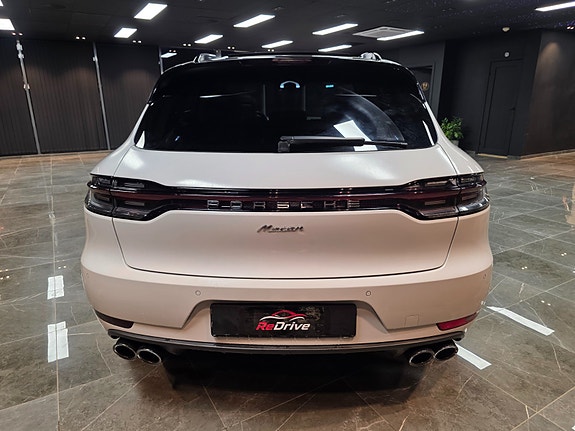 Porsche Macan 5 of 30