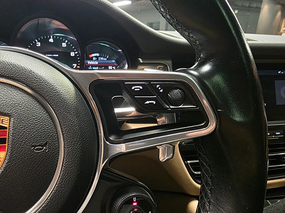Porsche Macan 23 of 30