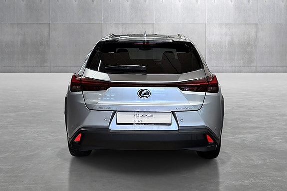 Lexus UX300e 4 of 30
