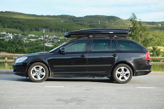 Skoda Octavia 2 of 5