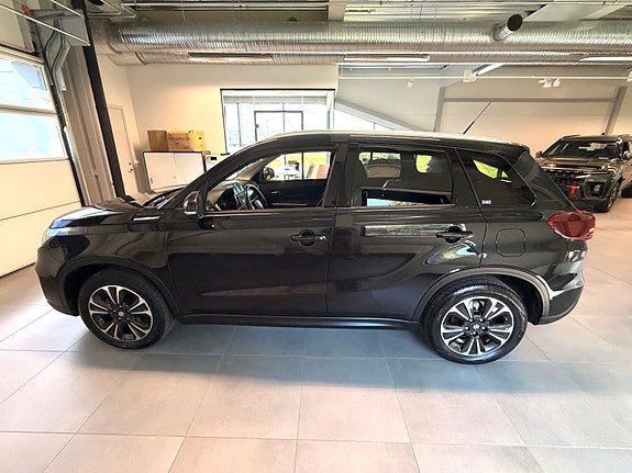 Suzuki Vitara 3 of 17